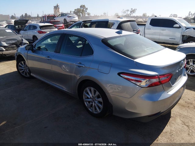 Toyota CAMRY LE 2020 4T1C11AK3LU319529 Image 3