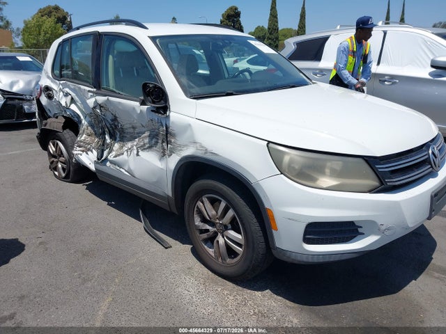 Volkswagen TIGUAN S 2016 WVGAV7AX0GW502195 головне зображення