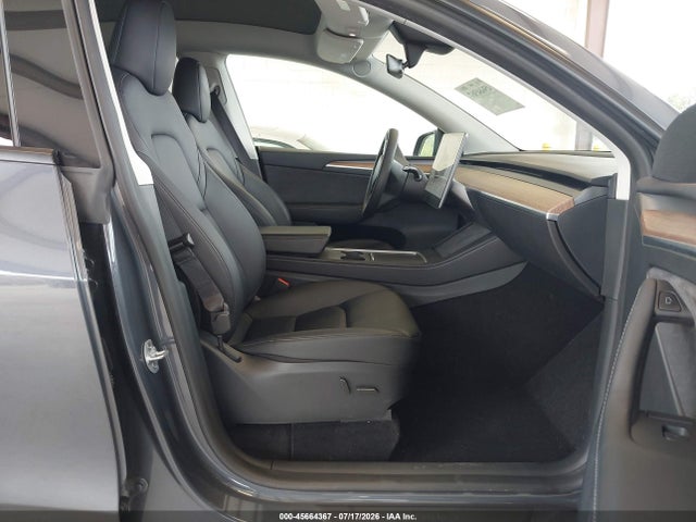 Продаж на аукціоні авто 2023 Tesla Model Y Awd/long Range Dual Motor All-wheel Drive, vin: 7SAYGDEE3PF921590, номер лоту: 45664367