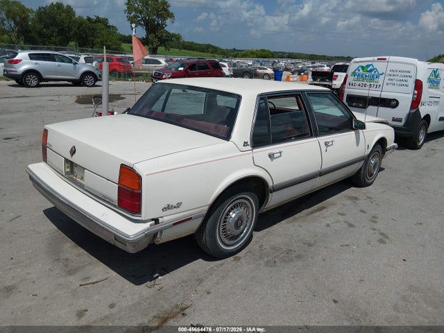 45664476 :رقم المزاد ، 1G3HY53CXJW405490 vin ، 1988 Oldsmobile Delta 88 Royale Brougham مزاد بيع