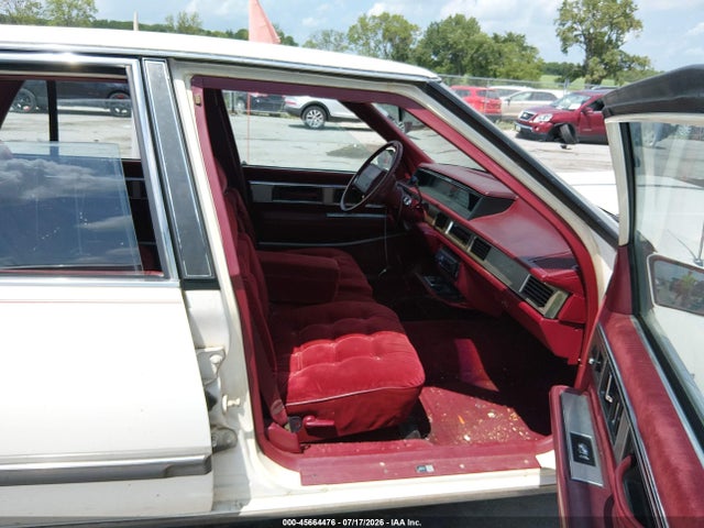 45664476 :رقم المزاد ، 1G3HY53CXJW405490 vin ، 1988 Oldsmobile Delta 88 Royale Brougham مزاد بيع