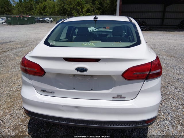 Ford FOCUS SE 2015 1FADP3F24FL381887 Image 17