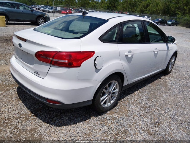 Ford FOCUS SE 2015 1FADP3F24FL381887 Image 4