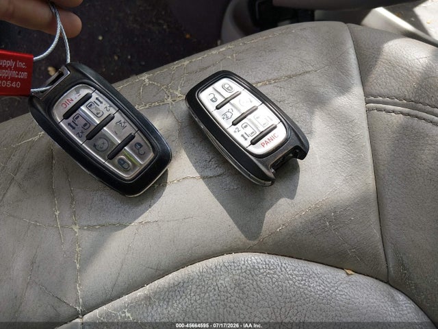 45664595 :رقم المزاد ، 2C4RC1BG9HR587749 vin ، 2017 Chrysler Pacifica Touring-l مزاد بيع