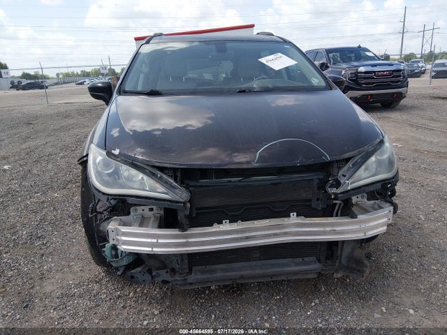 45664595 :رقم المزاد ، 2C4RC1BG9HR587749 vin ، 2017 Chrysler Pacifica Touring-l مزاد بيع