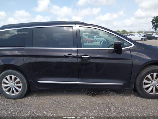 45664595 :رقم المزاد ، 2C4RC1BG9HR587749 vin ، 2017 Chrysler Pacifica Touring-l مزاد بيع