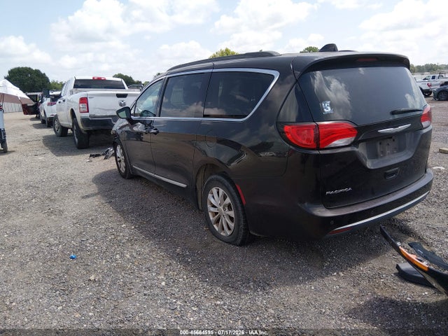45664595 :رقم المزاد ، 2C4RC1BG9HR587749 vin ، 2017 Chrysler Pacifica Touring-l مزاد بيع