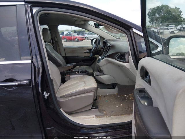 45664595 :رقم المزاد ، 2C4RC1BG9HR587749 vin ، 2017 Chrysler Pacifica Touring-l مزاد بيع