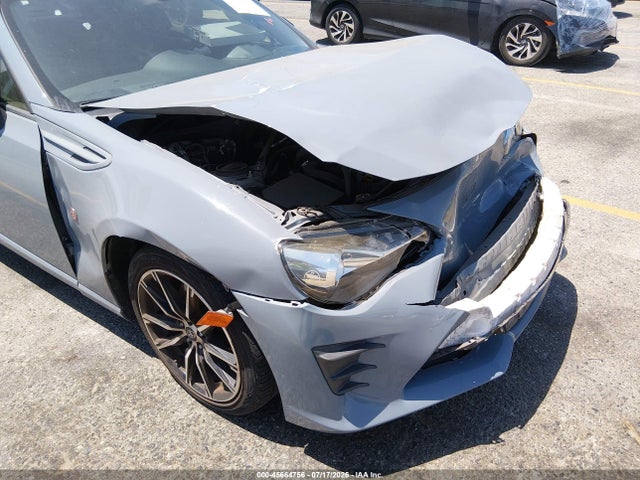 JF1ZNAA12J8700763 Toyota 86