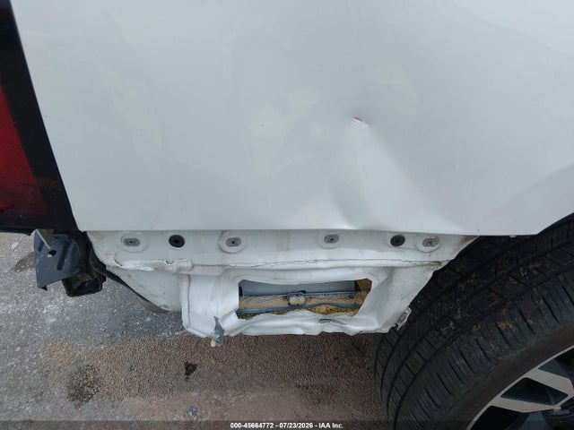 1GNSKBKC3JR212384 Chevrolet Tahoe Lt