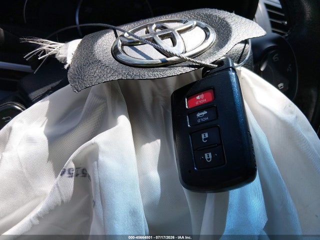 45664801 :رقم المزاد ، 4T1BK1FK8DU526257 vin ، 2013 Toyota Camry Xle V6 مزاد بيع