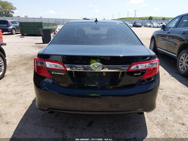 45664801 :رقم المزاد ، 4T1BK1FK8DU526257 vin ، 2013 Toyota Camry Xle V6 مزاد بيع
