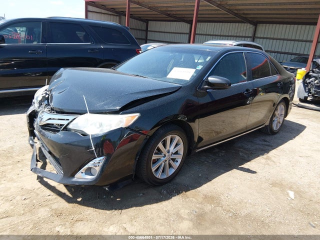 45664801 :رقم المزاد ، 4T1BK1FK8DU526257 vin ، 2013 Toyota Camry Xle V6 مزاد بيع