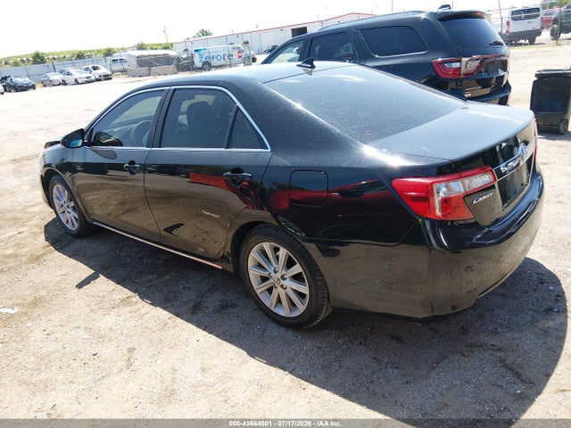 45664801 :رقم المزاد ، 4T1BK1FK8DU526257 vin ، 2013 Toyota Camry Xle V6 مزاد بيع