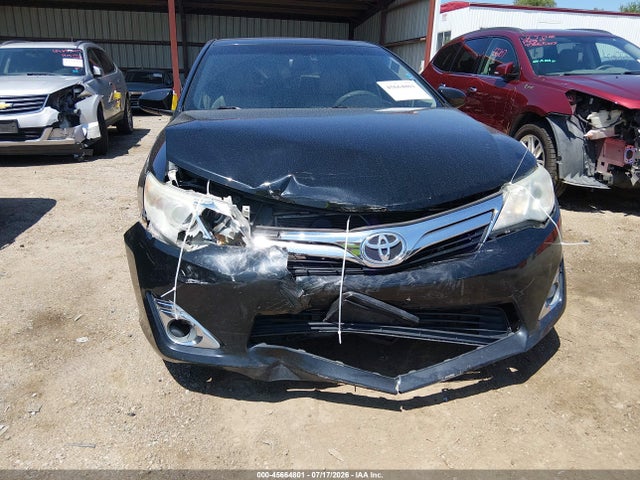 45664801 :رقم المزاد ، 4T1BK1FK8DU526257 vin ، 2013 Toyota Camry Xle V6 مزاد بيع