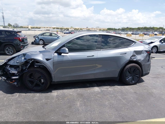 Продажа на аукционе авто 2026 Tesla Model Y Premium Rear-wheel Drive/rear-wheel Drive, vin: 7SAYGDED3TF526875, номер лота: 45664802