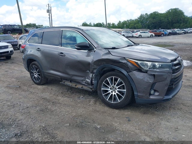 2017 5TDKZRFH2HS508902 main image