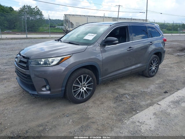 Toyota Highlander Se 2017 5TDKZRFH2HS508902 Image 2