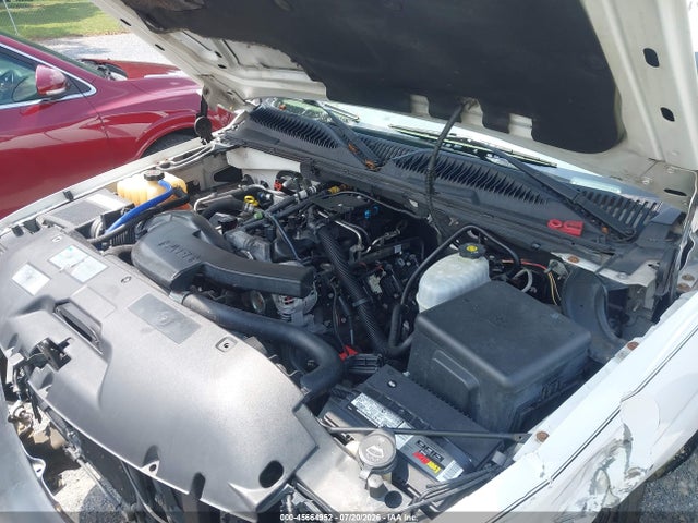 2005 Chevrolet Suburban 1500 Lt მანქანა იყიდება აუქციონზე, vin: 3GNFK16Z05G251207, აუქციონის ნომერი: 45664952
