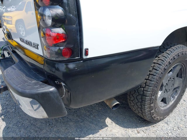 2005 Chevrolet Suburban 1500 Lt მანქანა იყიდება აუქციონზე, vin: 3GNFK16Z05G251207, აუქციონის ნომერი: 45664952