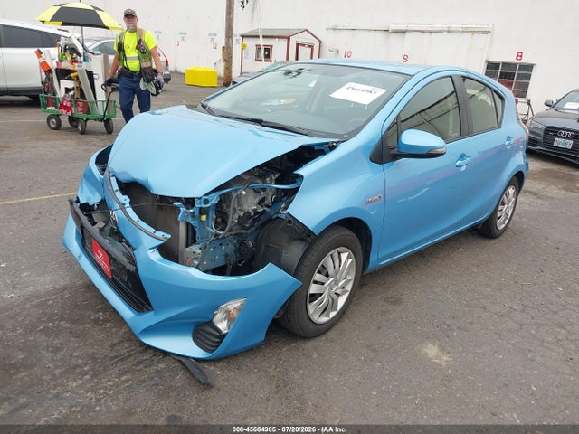 Toyota Prius C Two 2016 JTDKDTB39G1128019 Image 2
