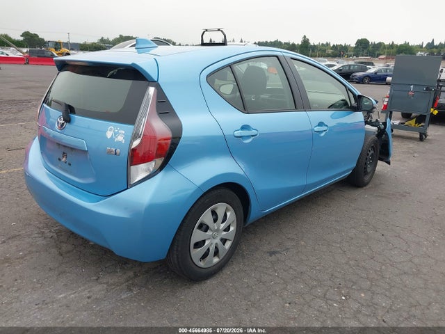 Toyota Prius C Two 2016 JTDKDTB39G1128019 Image 4