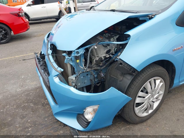 Toyota Prius C Two 2016 JTDKDTB39G1128019 Image 6
