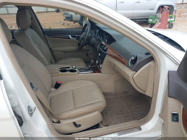 Aukcja sprzedaży 2012 Mercedes-benz C 250 Luxury, vin: WDDGF4HB9CR212024, numer aukcji: 45664986