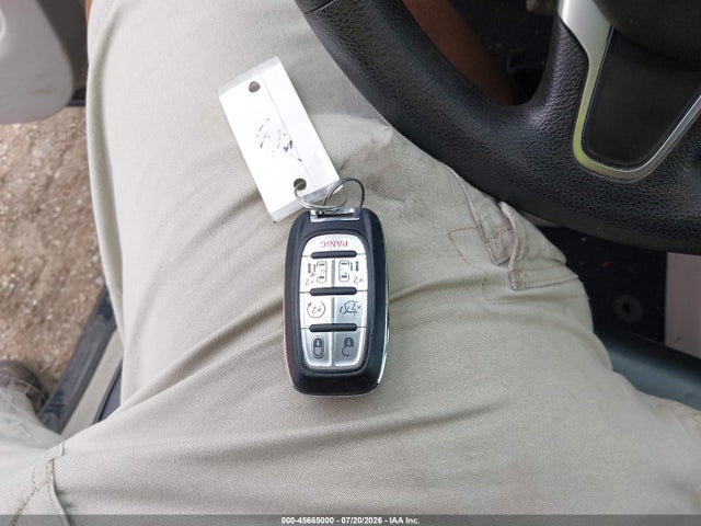 45665000 :رقم المزاد ، 2C4RC1DG0LR148302 vin ، 2020 Chrysler Voyager Lxi مزاد بيع