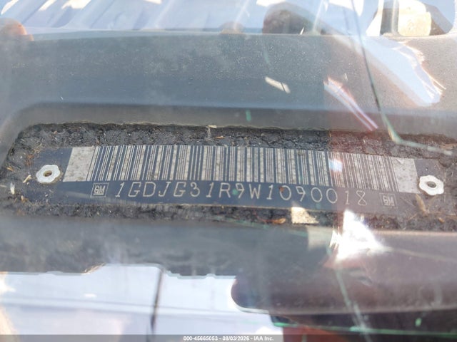 45665053 :رقم المزاد ، 1GDJG31R9W1090018 vin ، 1998 Gmc G Savana Special Base W/c7e مزاد بيع