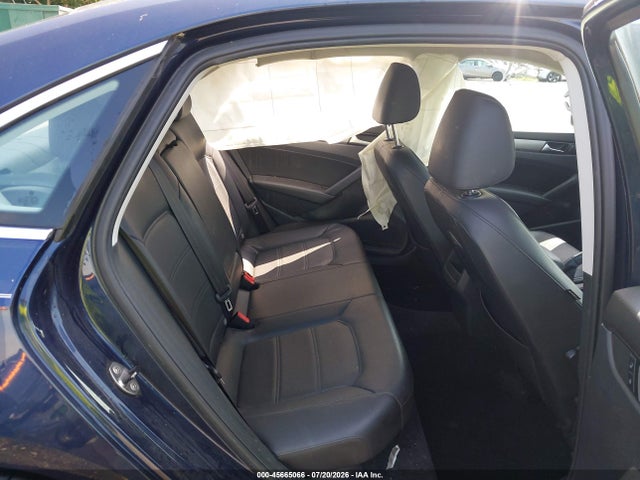 2014 Volkswagen Passat 1.8t Wolfsburg Edition მანქანა იყიდება აუქციონზე, vin: 1VWAT7A35EC049372, აუქციონის ნომერი: 45665066