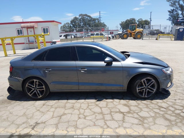 WAUAUGFF1H1026882 Audi A3 PREMIUM