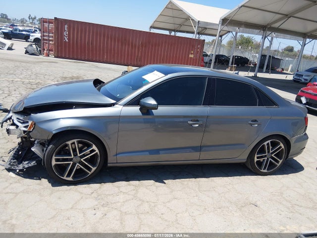 WAUAUGFF1H1026882 Audi A3 PREMIUM