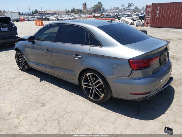 WAUAUGFF1H1026882 Audi A3 PREMIUM