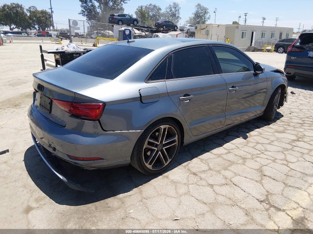 WAUAUGFF1H1026882 Audi A3 PREMIUM