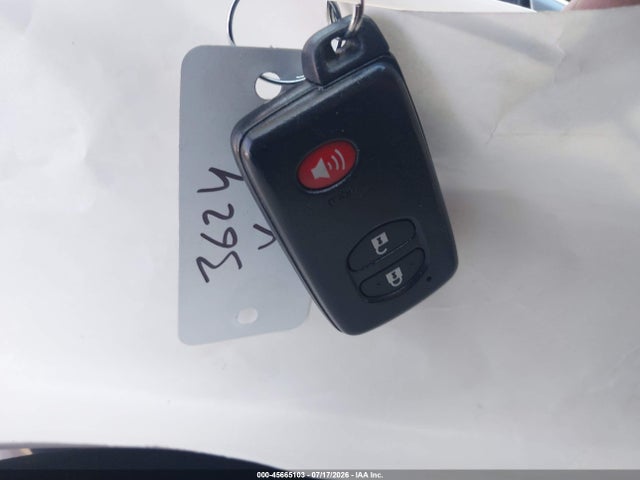 JTDZN3EU0GJ045031 Toyota Prius V Two