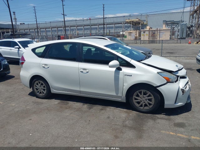 JTDZN3EU0GJ045031 Toyota Prius V Two