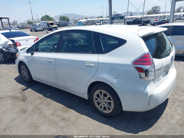 JTDZN3EU0GJ045031 Toyota Prius V Two