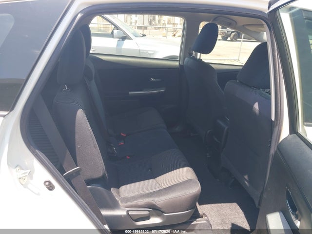 JTDZN3EU0GJ045031 Toyota Prius V Two