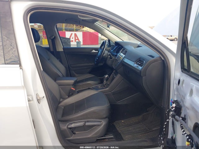 3VV3B7AX4KM025240 Volkswagen Tiguan 2.0t Se/2.0t Sel/2.0t Sel R-line/2.0t Sel R-line Black