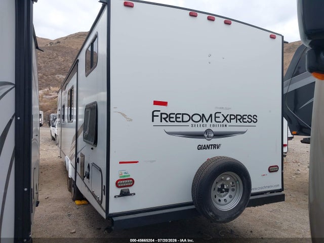 Coachmen R Freedom Ex 2022 5ZT2FEUB5NW021333 Image 3