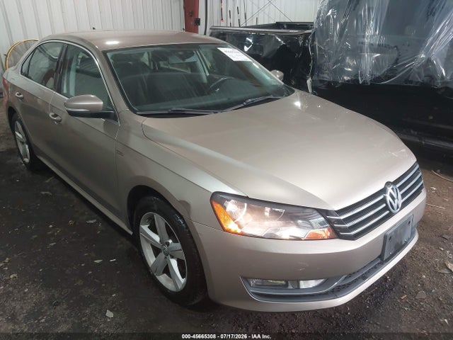2015 Volkswagen Passat 1.8t Limited Edition მანქანა იყიდება აუქციონზე, vin: 1VWAT7A32FC112624, აუქციონის ნომერი: 45665308