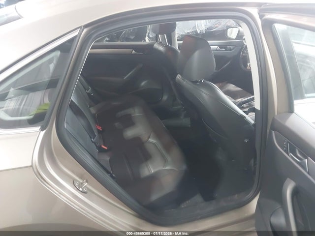 2015 Volkswagen Passat 1.8t Limited Edition მანქანა იყიდება აუქციონზე, vin: 1VWAT7A32FC112624, აუქციონის ნომერი: 45665308