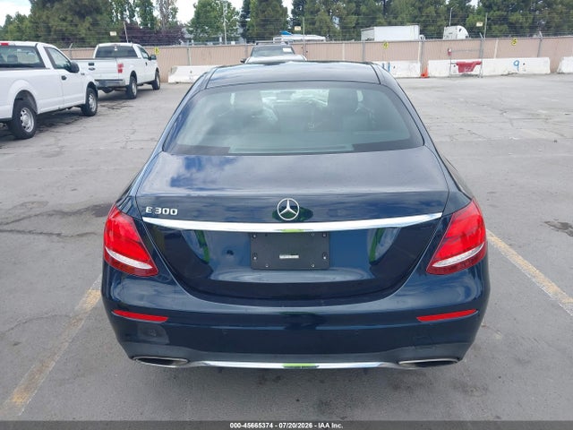 WDDZF4JB4HA008031 Mercedes-Benz E 300