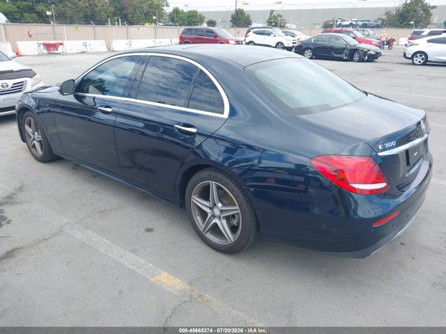 WDDZF4JB4HA008031 Mercedes-Benz E 300