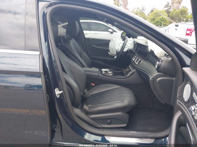 WDDZF4JB4HA008031 Mercedes-Benz E 300
