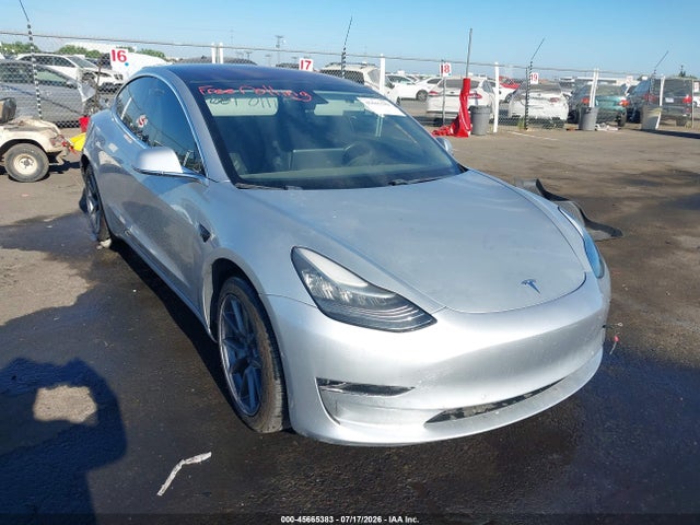 Продажа на аукционе авто 2018 Tesla Model 3 Long Range/mid Range, vin: 5YJ3E1EA7JF011649, номер лота: 45665383