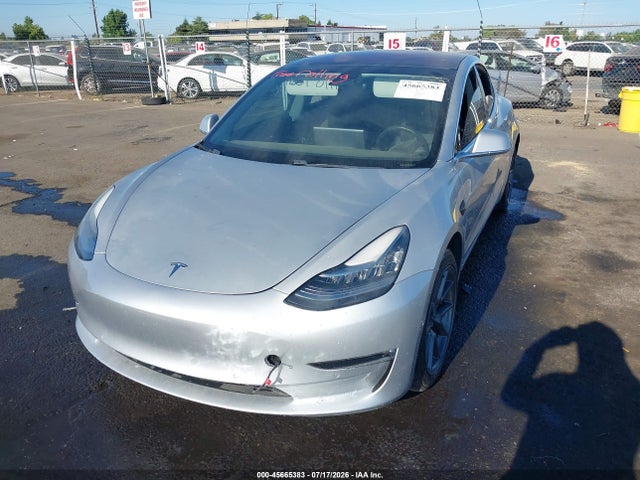 Продажа на аукционе авто 2018 Tesla Model 3 Long Range/mid Range, vin: 5YJ3E1EA7JF011649, номер лота: 45665383