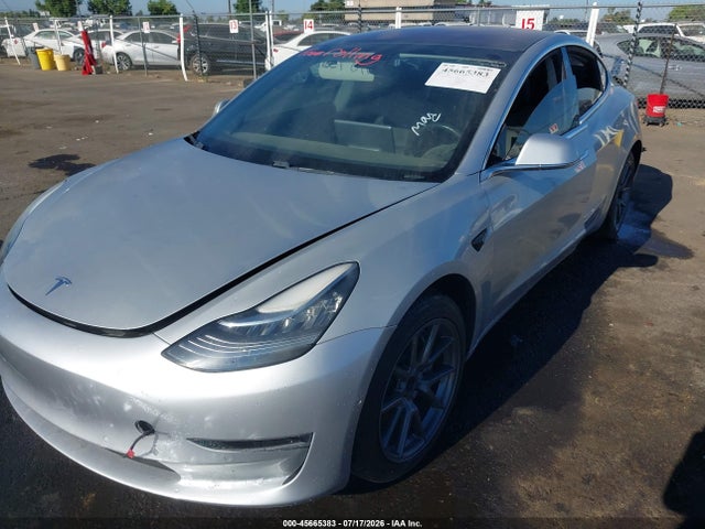 Продажа на аукционе авто 2018 Tesla Model 3 Long Range/mid Range, vin: 5YJ3E1EA7JF011649, номер лота: 45665383