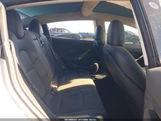 Продажа на аукционе авто 2018 Tesla Model 3 Long Range/mid Range, vin: 5YJ3E1EA7JF011649, номер лота: 45665383